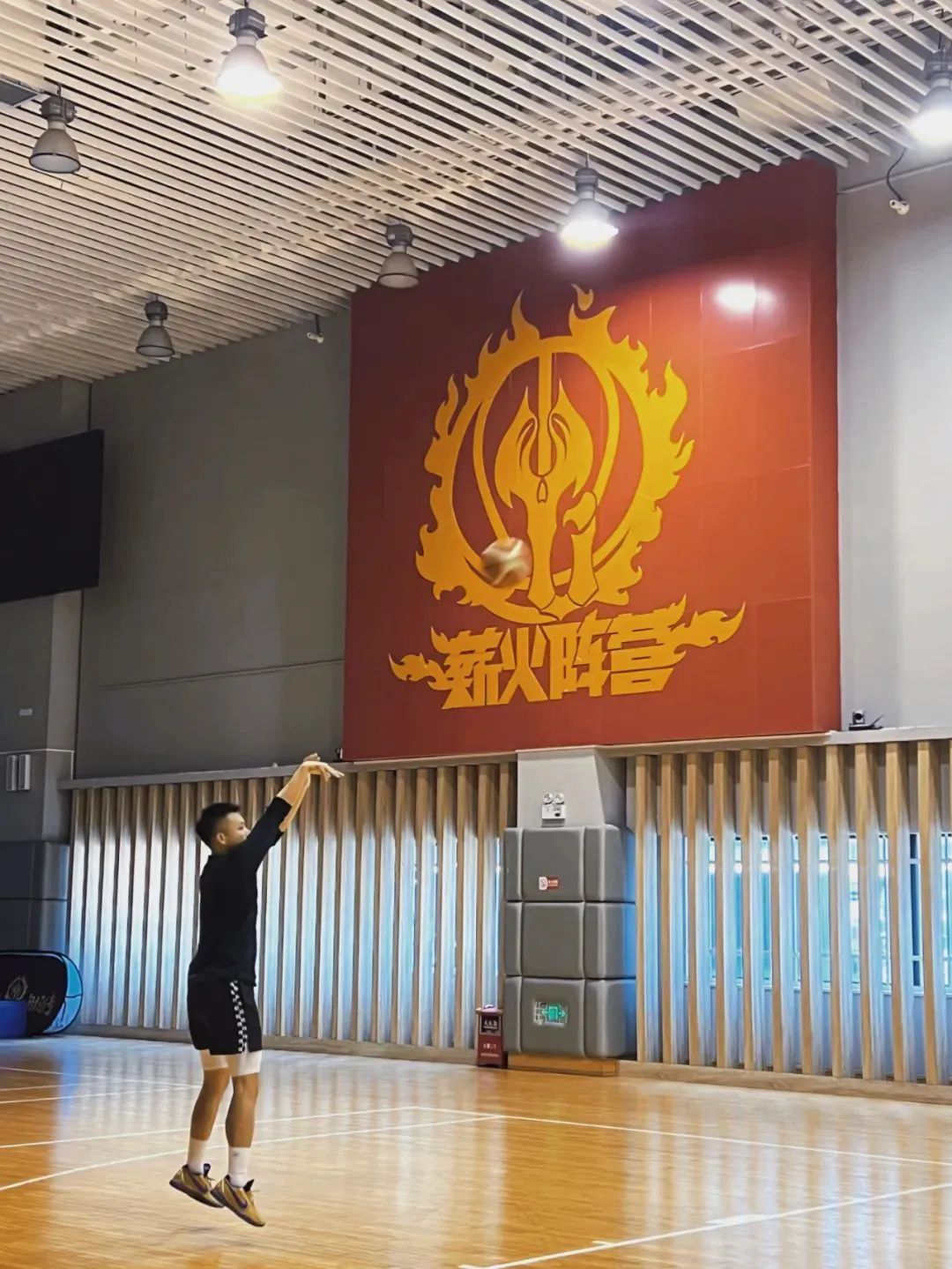 哪里能找到关于智能球衣在篮球训练中应用的信息_0